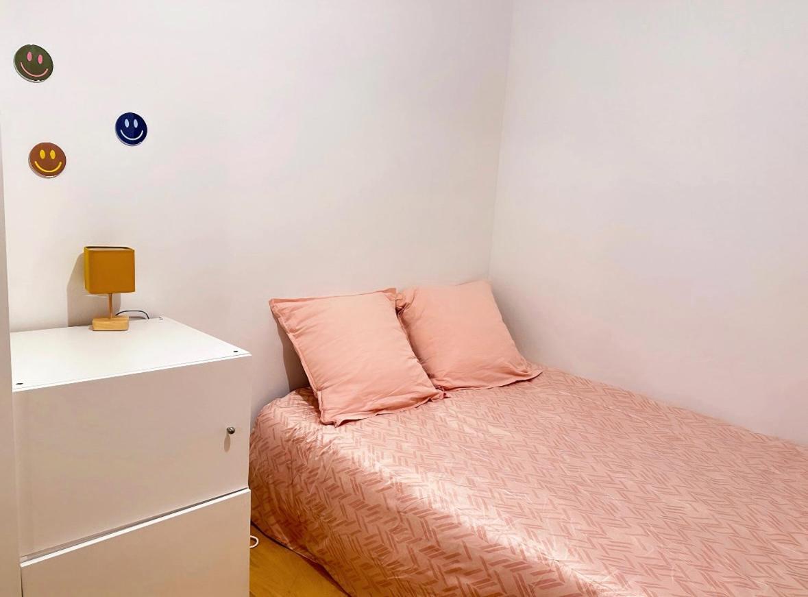Cozy 3 Bedroom Apartment Dans Republique Paris Exterior foto